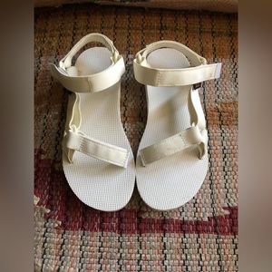 Women’s White Tevas size 7 UK 38